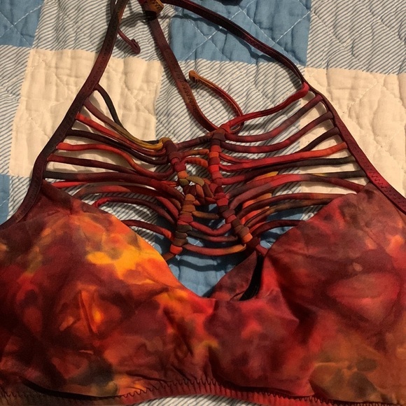 NWT Becca by Rebecca Virtue Electric Current Multicolor Macrame Halter Top - Picture 11 of 12